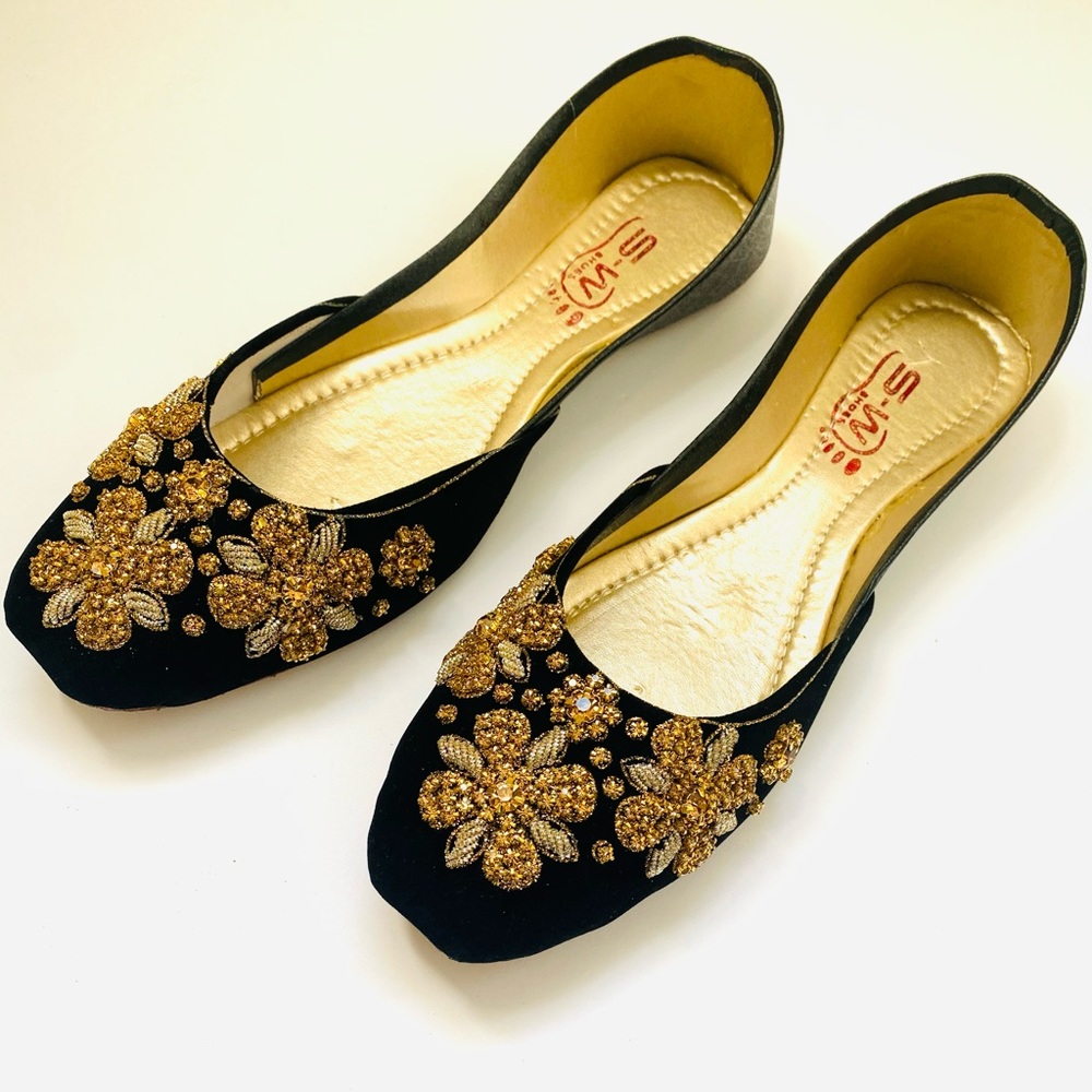NEW Punjabi Jutti Flats (Various Sizes)